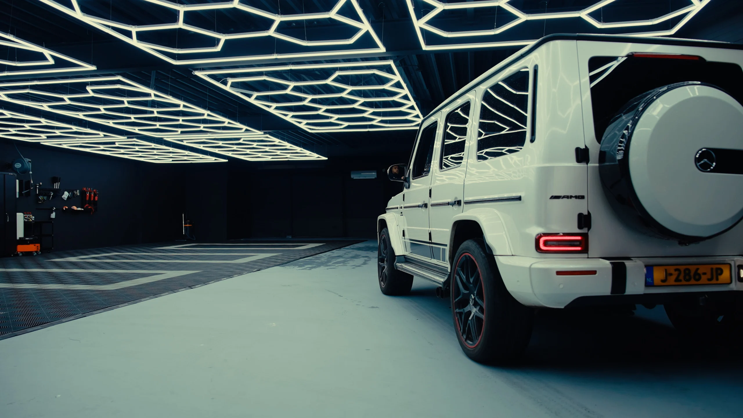 Exclusive detailing met lakcorrectie, polijsten, interieur detailing en premium coating bij AA Clean in Alphen aan den Rijn